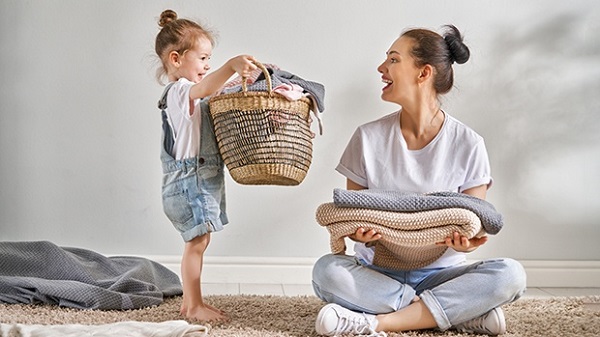 Dạy kỹ năng sống cho trẻ 5 tuổi thông qua việc tự sắp xếp áo quần của mình gọn gàng Dạy kỹ năng sống cho trẻ 5 tuổi thông qua việc tự sắp xếp áo quần của mình gọn gàng